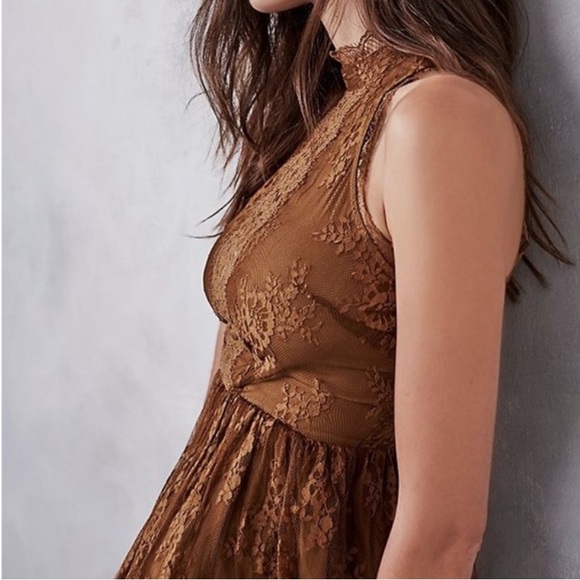 Free People Verushka Mock Neck Sleeveless Lace Floral Mini Dress Women’s Size 8 - Picture 4 of 5